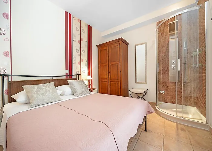Apartment Serene By The Sea Banjol