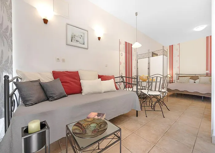 Serene By The Sea Apartment *