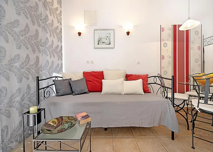 Apartment Serene By The Sea Banjol